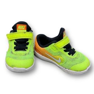 Size 6C toddler Nike Revolution 3s